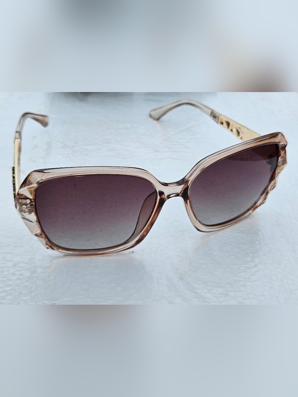 Women's Oversized Sunglasses in Light Brown with Gradient Lenses